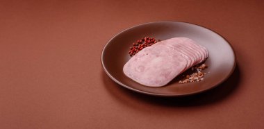 Sandviç için dilimlenmiş jambon, et veya domuz sosisi. Pişmiş prosciutto, jambon tabaklar için bir malzeme.