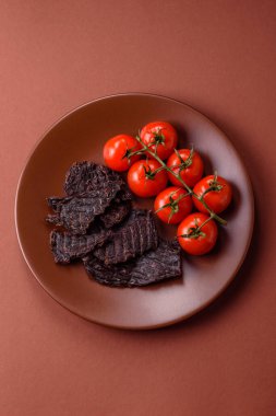 Atıştırmalık ya da kurutulmuş et, kurutulmuş kurutulmuş kurutulmuş et. Biftek, bira için et.