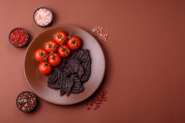 Atıştırmalık ya da kurutulmuş et, kurutulmuş kurutulmuş kurutulmuş et. Biftek, bira için et.