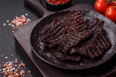 Atıştırmalık ya da kurutulmuş et, kurutulmuş kurutulmuş kurutulmuş et. Biftek, bira için et.