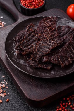 Atıştırmalık ya da kurutulmuş et, kurutulmuş kurutulmuş kurutulmuş et. Biftek, bira için et.