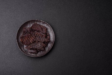 Atıştırmalık ya da kurutulmuş et, kurutulmuş kurutulmuş kurutulmuş et. Biftek, bira için et.