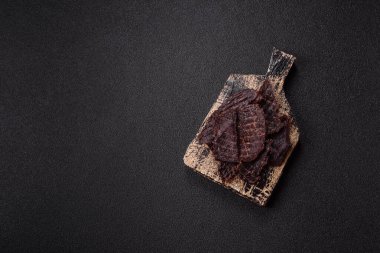 Atıştırmalık ya da kurutulmuş et, kurutulmuş kurutulmuş kurutulmuş et. Biftek, bira için et.