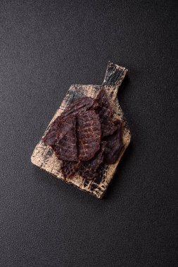 Atıştırmalık ya da kurutulmuş et, kurutulmuş kurutulmuş kurutulmuş et. Biftek, bira için et.