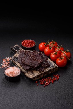 Atıştırmalık ya da kurutulmuş et, kurutulmuş kurutulmuş kurutulmuş et. Biftek, bira için et.