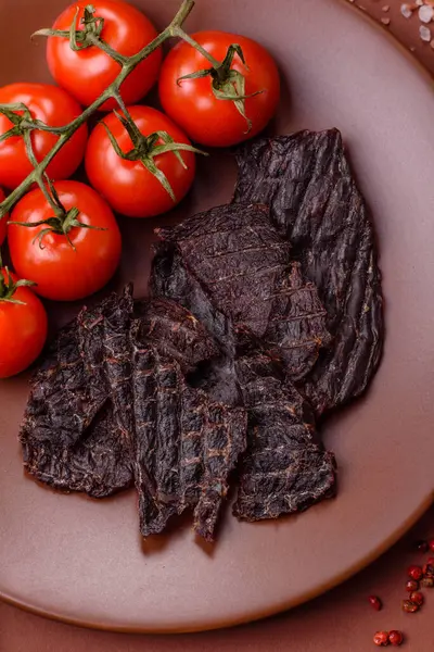 Atıştırmalık ya da kurutulmuş et, kurutulmuş kurutulmuş kurutulmuş et. Biftek, bira için et.