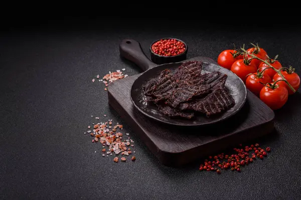 Atıştırmalık ya da kurutulmuş et, kurutulmuş kurutulmuş kurutulmuş et. Biftek, bira için et.