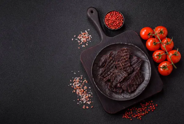 Atıştırmalık ya da kurutulmuş et, kurutulmuş kurutulmuş kurutulmuş et. Biftek, bira için et.