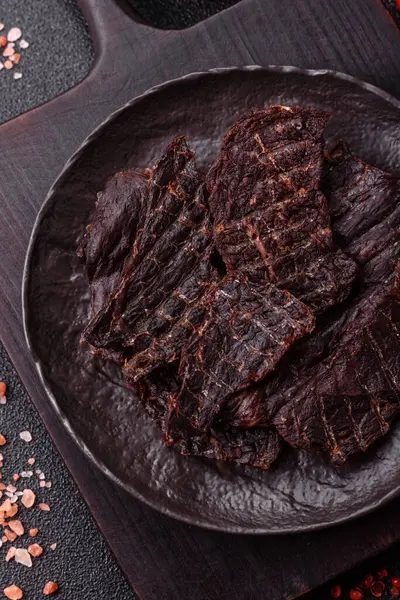 Atıştırmalık ya da kurutulmuş et, kurutulmuş kurutulmuş kurutulmuş et. Biftek, bira için et.