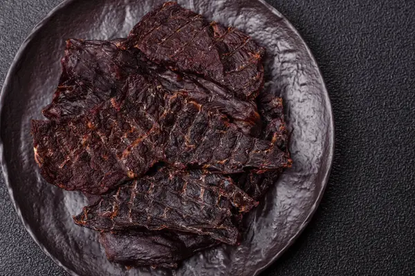 Atıştırmalık ya da kurutulmuş et, kurutulmuş kurutulmuş kurutulmuş et. Biftek, bira için et.