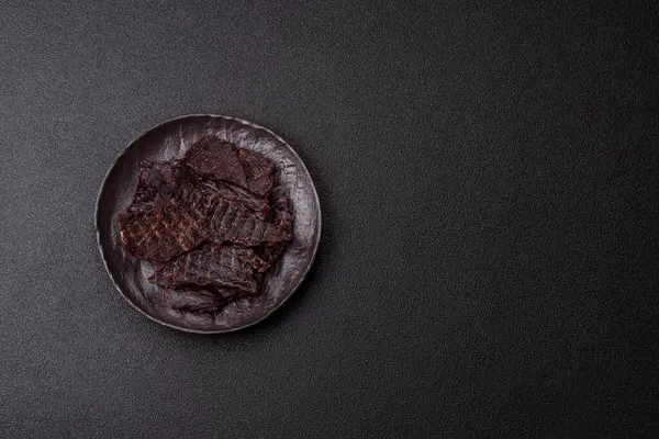 Atıştırmalık ya da kurutulmuş et, kurutulmuş kurutulmuş kurutulmuş et. Biftek, bira için et.