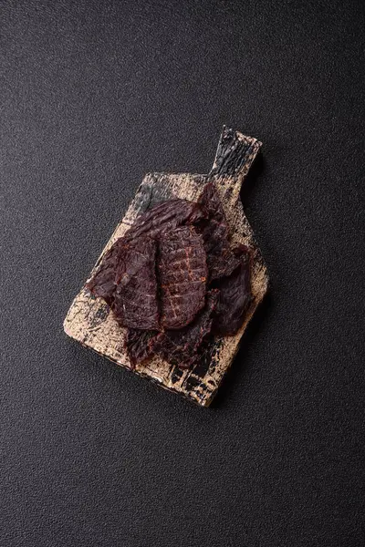 Atıştırmalık ya da kurutulmuş et, kurutulmuş kurutulmuş kurutulmuş et. Biftek, bira için et.