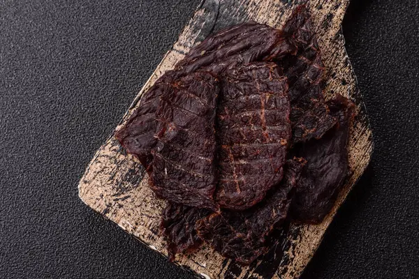 Atıştırmalık ya da kurutulmuş et, kurutulmuş kurutulmuş kurutulmuş et. Biftek, bira için et.