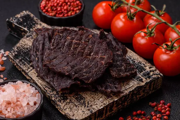 Atıştırmalık ya da kurutulmuş et, kurutulmuş kurutulmuş kurutulmuş et. Biftek, bira için et.