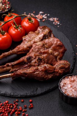 Et, ızgara dana eti, kaburga ya da biftek. Et yemeği, ızgara yemek.