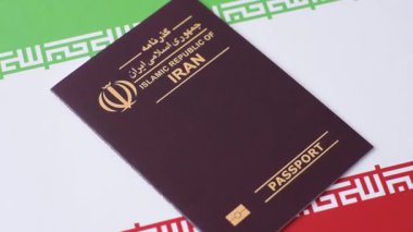 Seyahat etmek, uçmak ve iş yapmak için İran pasaportu. İran belgesi, sınırı geçmek için kimlik