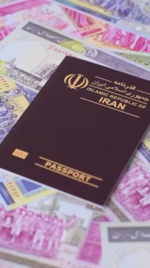 Seyahat etmek, uçmak ve iş yapmak için İran pasaportu. İran belgesi, sınırı geçmek için kimlik