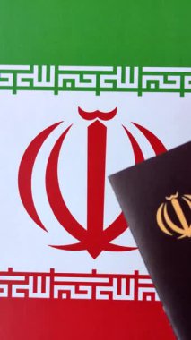 Seyahat etmek, uçmak ve iş yapmak için İran pasaportu. İran belgesi, sınırı geçmek için kimlik