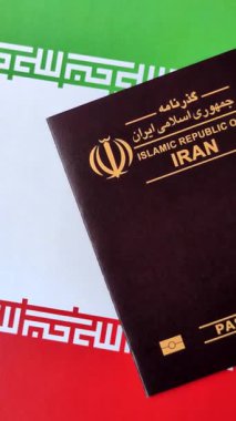 Seyahat etmek, uçmak ve iş yapmak için İran pasaportu. İran belgesi, sınırı geçmek için kimlik