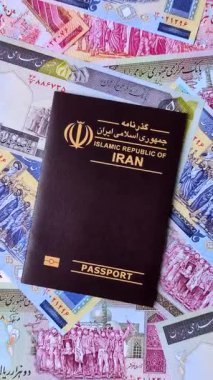 Seyahat etmek, uçmak ve iş yapmak için İran pasaportu. İran belgesi, sınırı geçmek için kimlik