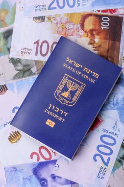 Seyahat etmek, uçmak ve iş yapmak için İsrail pasaportu. İsrail belgesi, sınırı geçmek için kimlik
