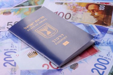 Seyahat etmek, uçmak ve iş yapmak için İsrail pasaportu. İsrail belgesi, sınırı geçmek için kimlik