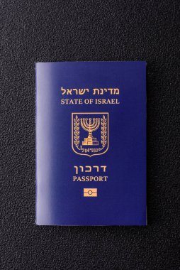 Seyahat etmek, uçmak ve iş yapmak için İsrail pasaportu. İsrail belgesi, sınırı geçmek için kimlik