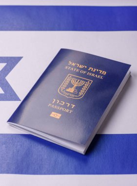 Seyahat etmek, uçmak ve iş yapmak için İsrail pasaportu. İsrail belgesi, sınırı geçmek için kimlik