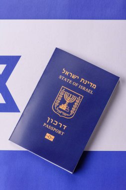 Seyahat etmek, uçmak ve iş yapmak için İsrail pasaportu. İsrail belgesi, sınırı geçmek için kimlik