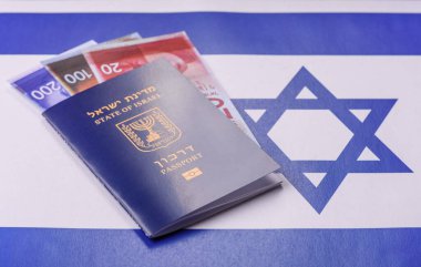 Seyahat etmek, uçmak ve iş yapmak için İsrail pasaportu. İsrail belgesi, sınırı geçmek için kimlik