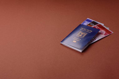 Seyahat etmek, uçmak ve iş yapmak için İsrail pasaportu. İsrail belgesi, sınırı geçmek için kimlik