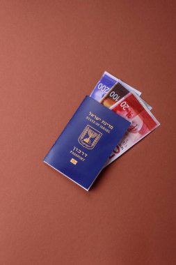 Seyahat etmek, uçmak ve iş yapmak için İsrail pasaportu. İsrail belgesi, sınırı geçmek için kimlik