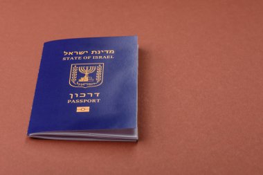 Seyahat etmek, uçmak ve iş yapmak için İsrail pasaportu. İsrail belgesi, sınırı geçmek için kimlik