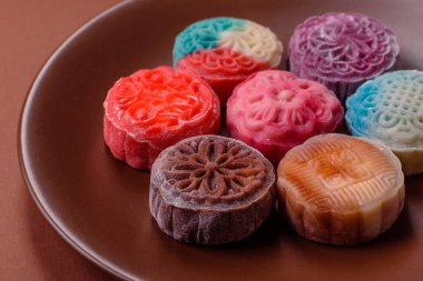 Çin ay çöreği, pirinç hamuru ve meyve dolgulu Asya tatlı tatlısıdır. Tasarımınız için arka plan olarak Asya ay pastası