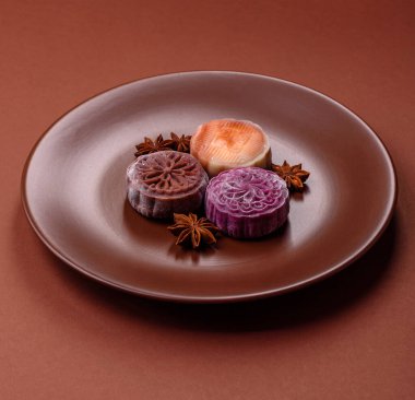 Çin ay çöreği, pirinç hamuru ve meyve dolgulu Asya tatlı tatlısıdır. Tasarımınız için arka plan olarak Asya ay pastası