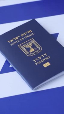 Seyahat etmek, uçmak ve iş yapmak için İsrail pasaportu. İsrail belgesi, sınırı geçmek için kimlik