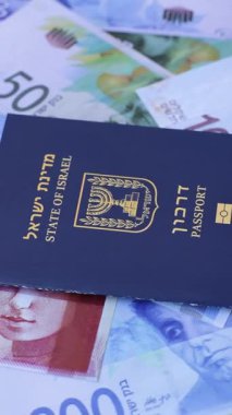 Seyahat etmek, uçmak ve iş yapmak için İsrail pasaportu. İsrail belgesi, sınırı geçmek için kimlik