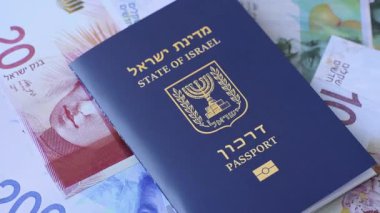 Seyahat etmek, uçmak ve iş yapmak için İsrail pasaportu. İsrail belgesi, sınırı geçmek için kimlik