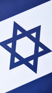 Bağımsızlığın sembolü olarak beyaz ve mavi renkli İsrail bayrağı. Tasarımınız için arka plan olarak İsrail bayrağı
