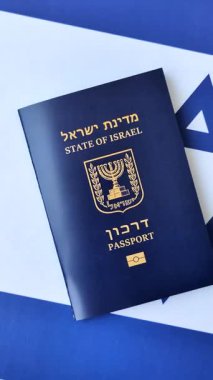 Seyahat etmek, uçmak ve iş yapmak için İsrail pasaportu. İsrail belgesi, sınırı geçmek için kimlik