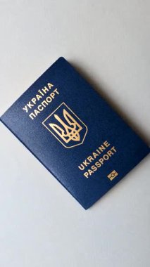 Seyahat, uçma ve iş yapmak için Ukrayna pasaportu. Ukrayna belgesi, sınırı geçmek için kimlik