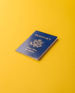 Seyahat, uçmak ve iş yapmak için ABD pasaportu. ABD belgesi, sınırı geçmek için kimlik