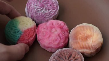 Çin ay çöreği, pirinç hamuru ve meyve dolgulu Asya tatlı tatlısıdır. Tasarımınız için arka plan olarak Asya ay pastası