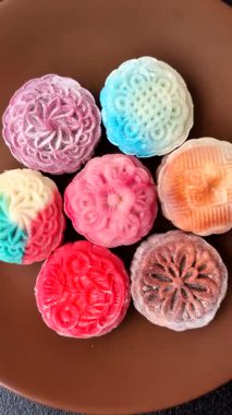 Çin ay çöreği, pirinç hamuru ve meyve dolgulu Asya tatlı tatlısıdır. Tasarımınız için arka plan olarak Asya ay pastası