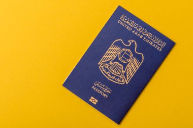 Seyahat etmek, uçmak ve iş yapmak için OAE pasaportu. Sınırı geçmek için Arapça belge