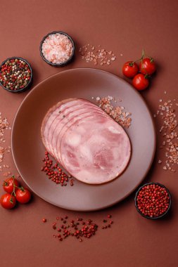 Sandviç için dilimlenmiş jambon, et, domuz ya da hindi sosisi. Jambon dilimleri, yemek, tasarımınız için arka plan