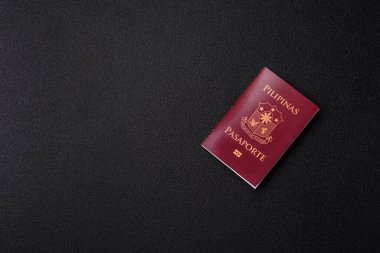 Seyahat etmek, uçmak ve iş yapmak için Filipinler pasaportu. Filipinler belgesi, sınırı geçmek için kimlik