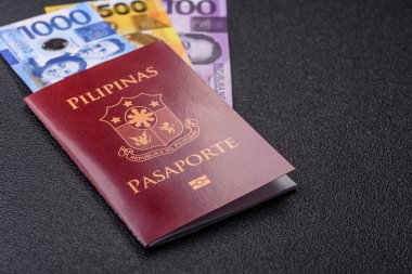 Seyahat etmek, uçmak ve iş yapmak için Filipinler pasaportu. Filipinler belgesi, sınırı geçmek için kimlik