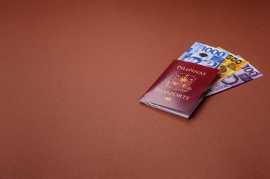 Seyahat etmek, uçmak ve iş yapmak için Filipinler pasaportu. Filipinler belgesi, sınırı geçmek için kimlik