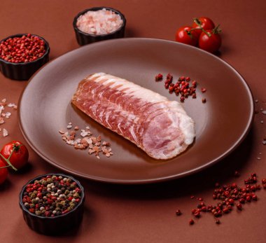 Sandviç için dilimlenmiş jambon, et, domuz ya da hindi sosisi. Jambon dilimleri, yemek, tasarımınız için arka plan